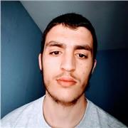 Doy clases en lengua arabe y cultura arabe y religion islamica y soy joven